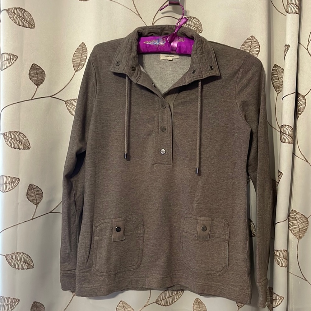 Banana Republic half button pull-over